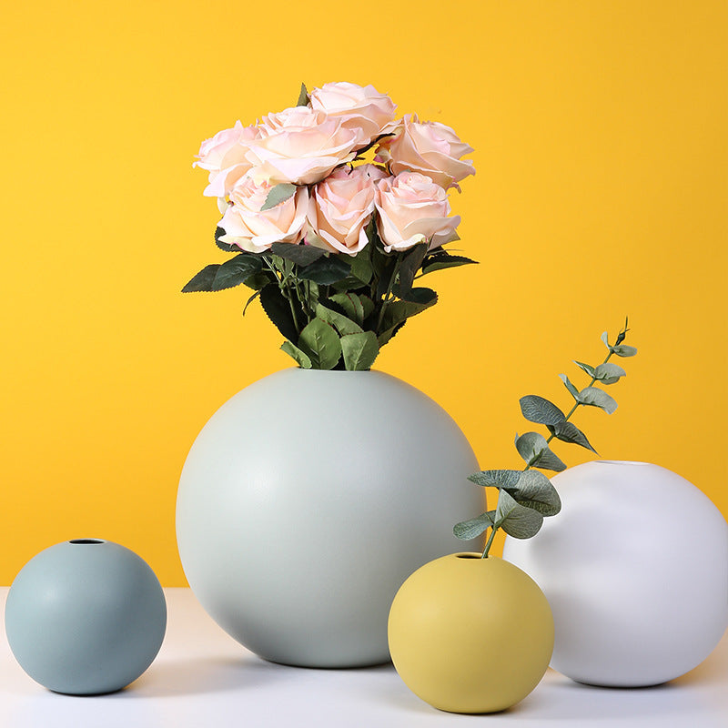 Nordic Ball Vase