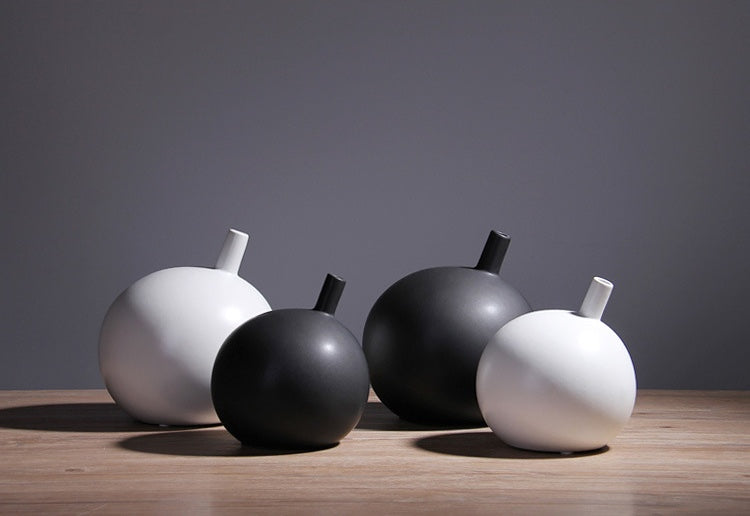 Geometric Black White Vase IV