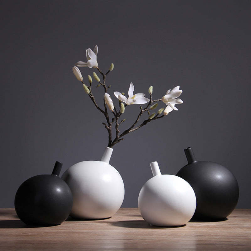 Geometric Black White Vase IV